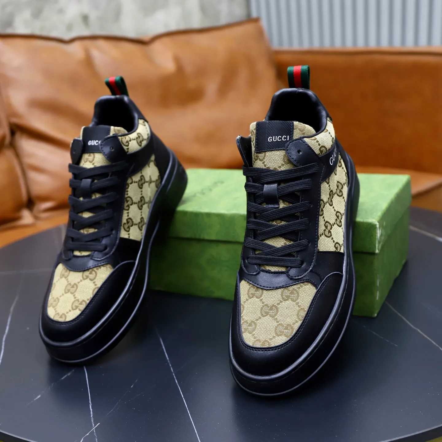 Ex-factory price: 442💰🙅‍♂️🙅‍♂️🙅‍♂️ Brand: GUCCI Standard code: 38-44 (45 customized) Grade: Same as the official website Material: Original cowhide material spliced with brand cloth Comfortable and breathable lining Lightweight and wear-resistant sports outsole Style category: Men's fashionable casual shoes Running sports shoes Distinguished luxury brand elements Top luxury color: actual picture color
